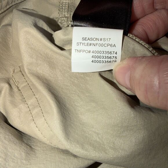 The North Face Women’s Mapleton Pants 16 NWOT Hiking Interchangeable Outdoors - Picture 10 of 11